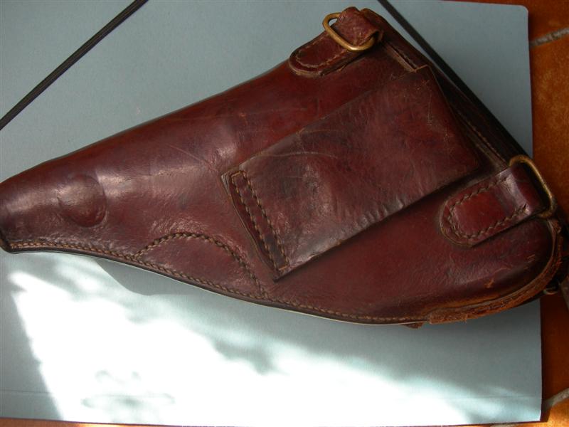 Revolver modèle 1874 daté 1877 et son étui jambon ! DSCN1194