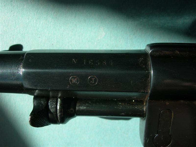 Revolver modèle 1874 daté 1877 et son étui jambon ! DSCN1200